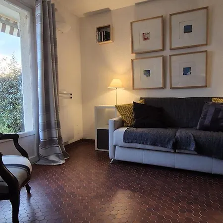 A Giens Avec Terrasse, Piscine Et Parking - Fr-1-335-193 *